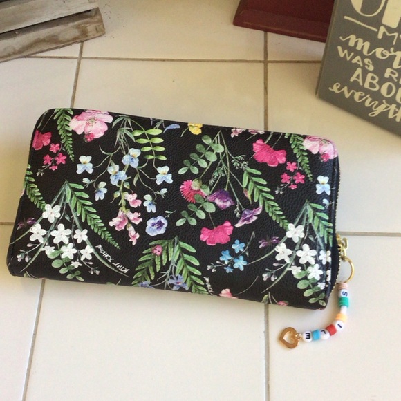 ‘Betsey Johnson’ Wildflower Roomy Wallet - Picture 4 of 7